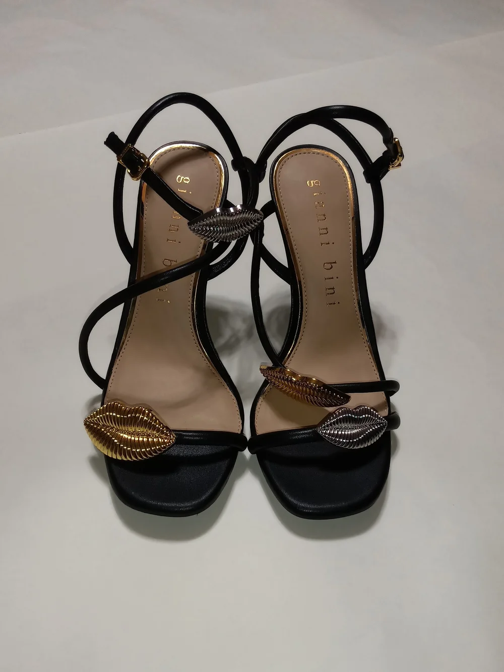 Gianni Bini Carletta Black Strappy Heels with Gold & Silver Lip Accents Size 6